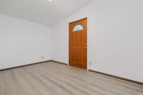 405 E High St, Garrett, IN 46738 photo 10