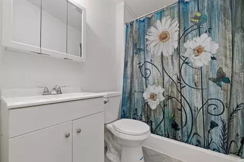 405 E High St, Garrett, IN 46738 photo 7