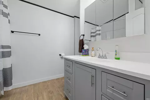 405 E High St, Garrett, IN 46738 photo 5