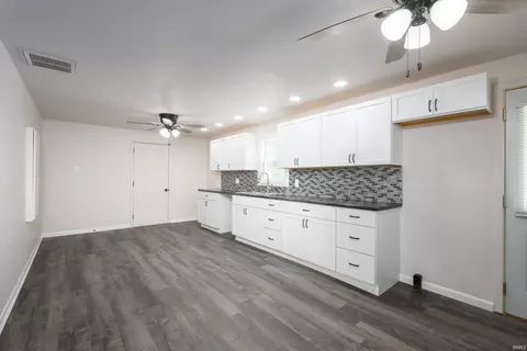 7205 E Jackson St, Muncie, IN 47303 photo 8