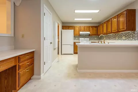 1006 E Heather Dr, Bloomington, IN 47401 photo 3