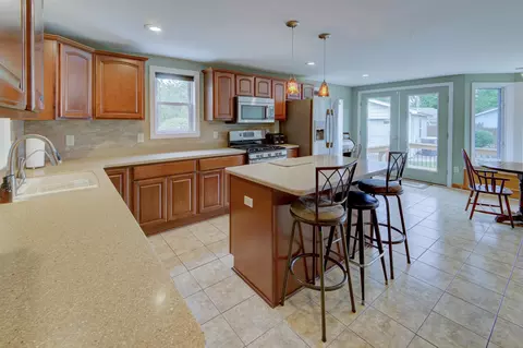 3327 Collegiate Ct, Fort Wayne, IN 46805 photo 6