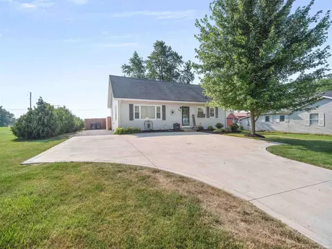 830 N Wayne St, Waterloo, IN 46793 photo 3