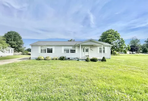 902 Rose Ln, Grandview, IN 47615