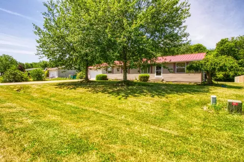 1843 N Vicky Ln, Warsaw, IN 46582