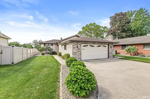 23050 Greenleaf Blvd, Elkhart, IN 46514