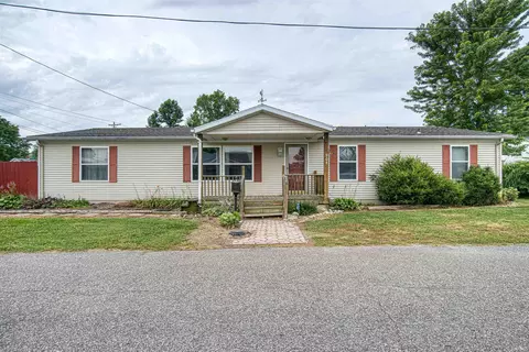 904 S First St, Boonville, IN 47601