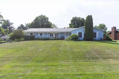 52349 Briarcliff Ln, South Bend, IN 46635