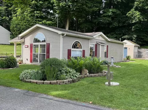 6020 S 970 E, Wolcottville, IN 46795