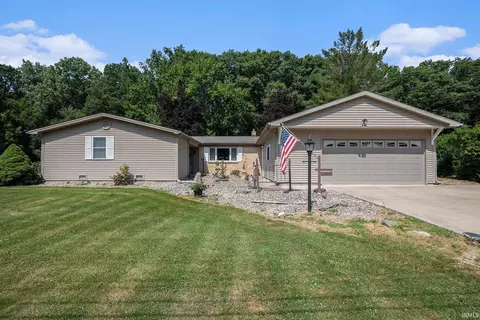 1332 Gable Dr, Warsaw, IN 46580