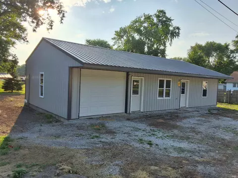 927 Bloomfield Rd, Plainville, IN 47568