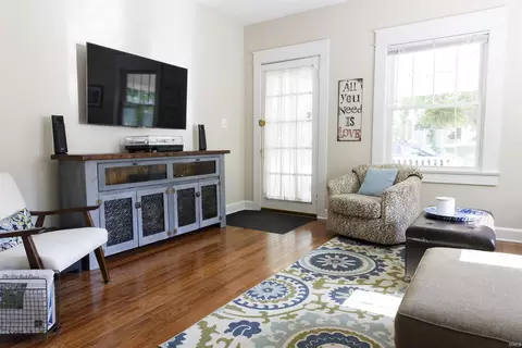 322 E 1st St, Bloomington, IN 47401 photo 4