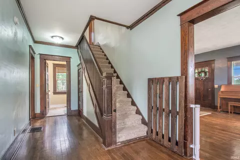 9041 E Hatchery Rd, Syracuse, IN 46567 photo 3
