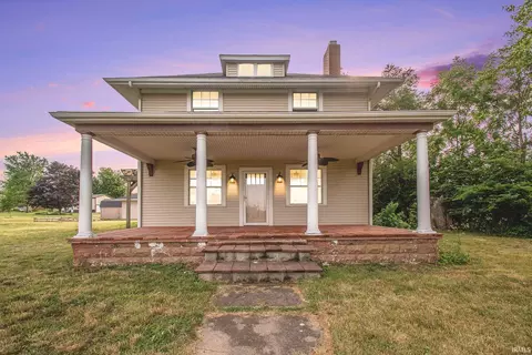 9041 E Hatchery Rd, Syracuse, IN 46567 photo 1
