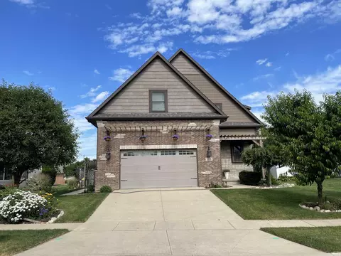 1075 Elm St, Plymouth, IN 46563