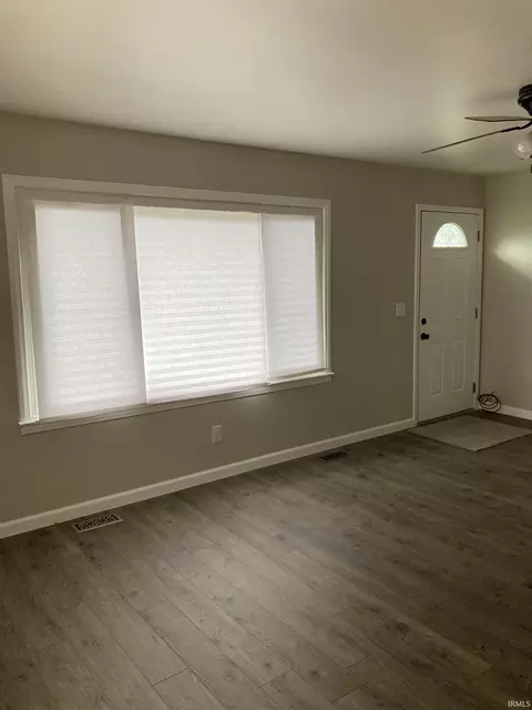 1231 E Second St, Mount Vernon, IN 47620 photo 3