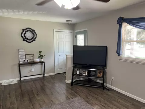 12356 Timberline Trace S Dr, Granger, IN 46530 photo 4