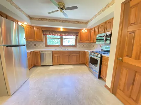 2806 E Lilac Ct, Bloomington, IN 47401 photo 3