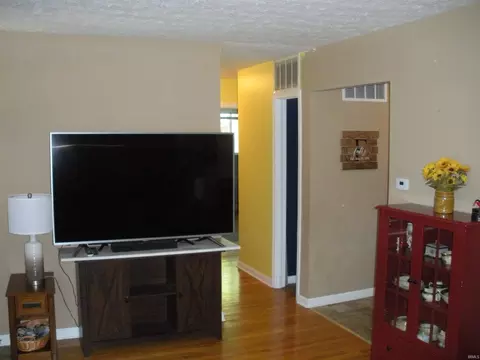 421 E Second St, Mulberry, IN 46058 photo 11