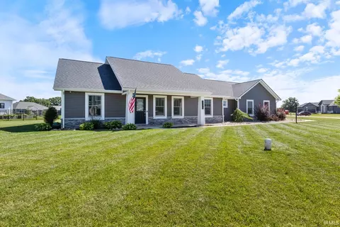 1176 E Dresdin Dr, Warsaw, IN 46580