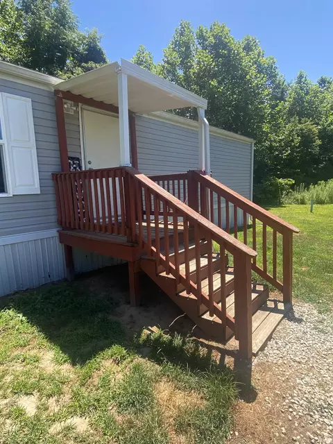 7691 S 950 W, Owensville, IN 47665