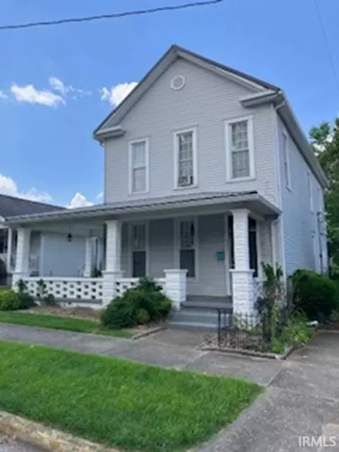 647 10th St, Tell City, IN 47586