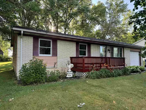 120 Holly Ln, Geneva, IN 46740