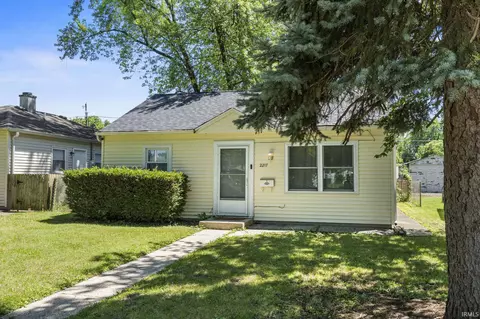2217 Ontario St, Fort Wayne, IN 46802