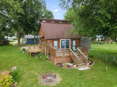 95 Golden Park Drive Ln, Pleasant Lake, IN 46779