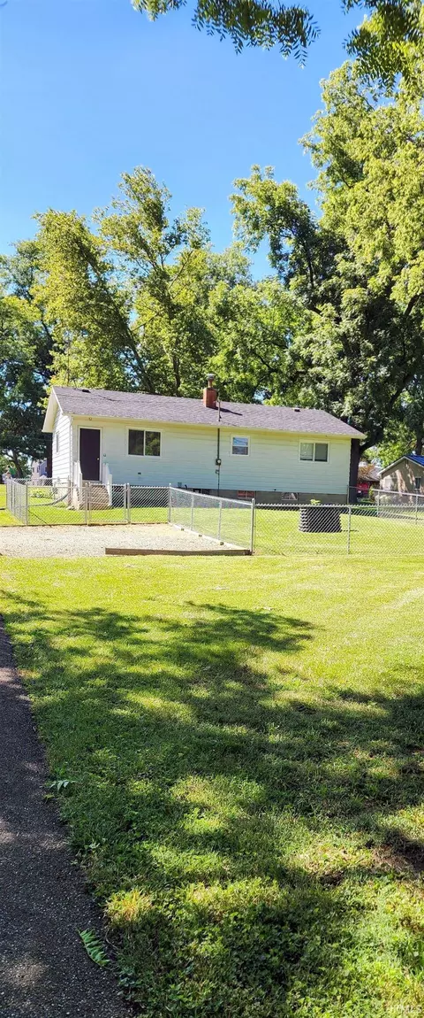 710 E Rose Ln, Syracuse, IN 46567 photo 4