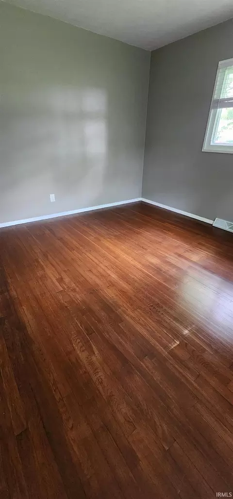 710 E Rose Ln, Syracuse, IN 46567 photo 5