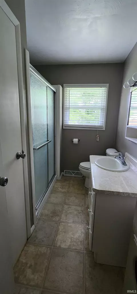 710 E Rose Ln, Syracuse, IN 46567 photo 7