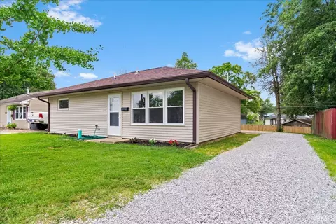 5221 Warren Dr, Evansville, IN 47710