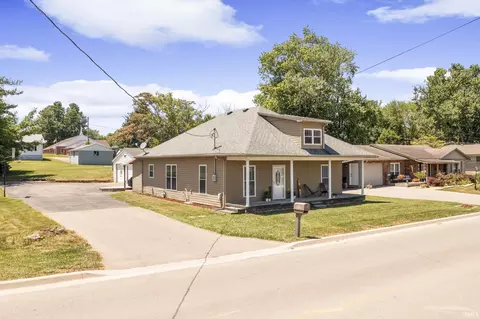 604 N Shelby St, Salem, IN 47167