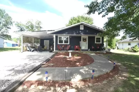 249 NW 10th St, Linton, IN 47441