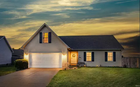4716 Erinwood Ct, Evansville, IN 47725