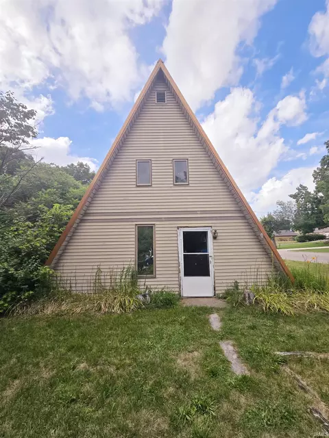 1402 Jefferson St, Rochester, IN 46975