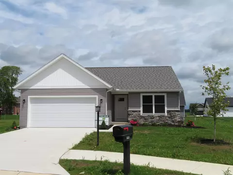 18521 Falcons Lair Ct, New Paris, IN 46553