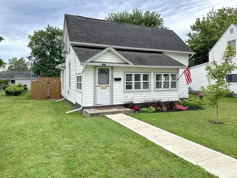 706 Magnolia Ave, Frankfort, IN 46041