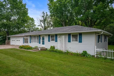 421 Elm St, Albany, IN 47320