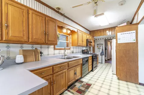134 E Lake St, Topeka, IN 46571 photo 10