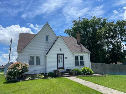 312 W Montgomery St, Francesville, IN 47946