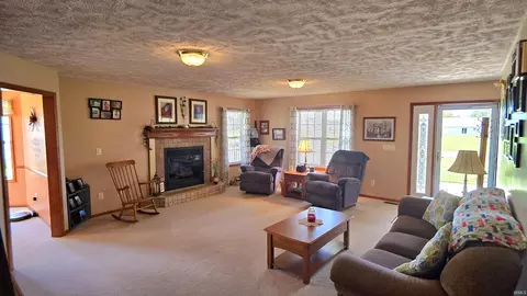 705 Devoe Dr, Sweetser, IN 46987 photo 6
