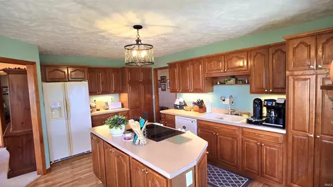 705 Devoe Dr, Sweetser, IN 46987 photo 11