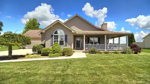 705 Devoe Dr, Sweetser, IN 46987 photo 1