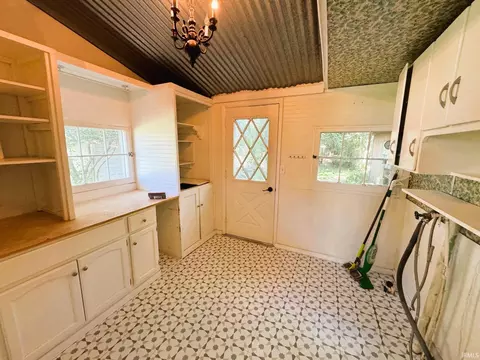 3857 N Meridian St, Windfall, IN 46076 photo 6