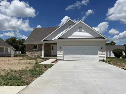 800 Discovery Ln, Plymouth, IN 46563