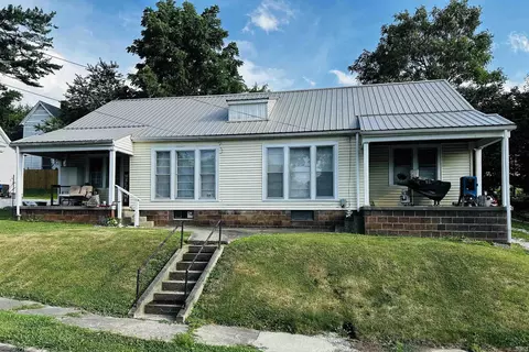 307 E William St, Washington, IN 47501 photo 1