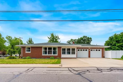 1010 E Smith St, Warsaw, IN 46580