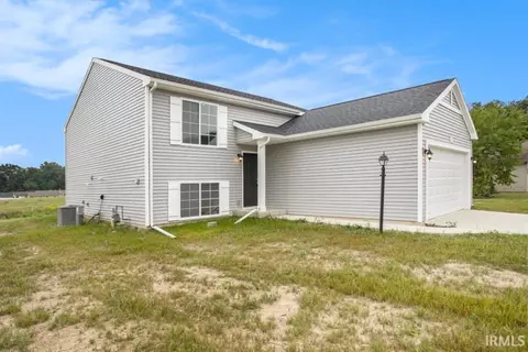 813 Nicholas Trl, Fremont, IN 46737
